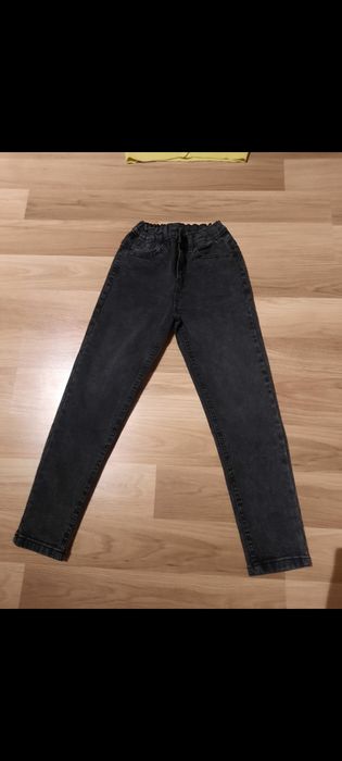 Spodnie dresowe Nike,H&MI i  dzinsowe dla dziewczynki 8 sztuk