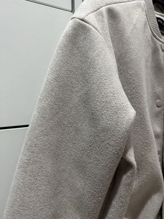 Бомбер Куртка бежева