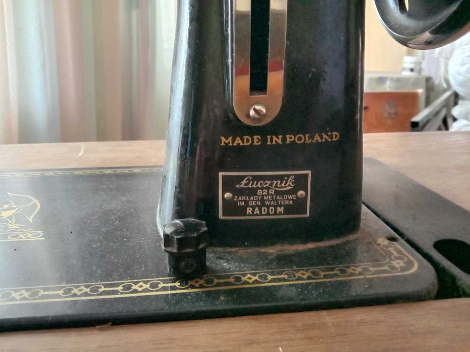 Швейна машинка. Польська фірма. Потребує реставрації.