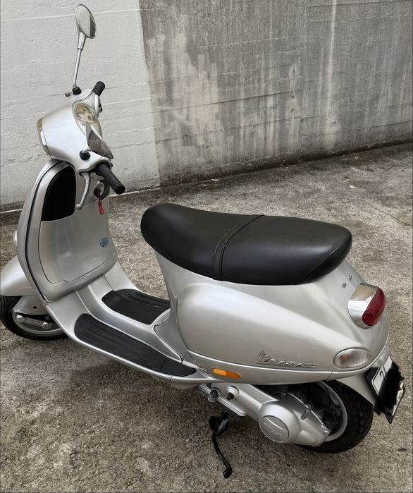 Vespa et4 150    scooter