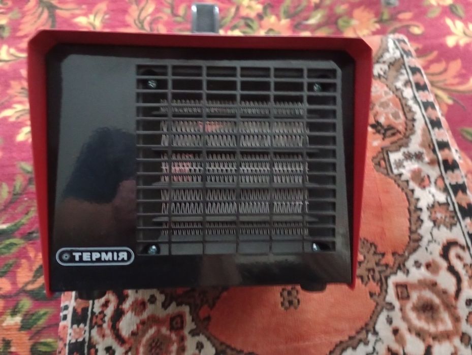 Тепло вентилятор.