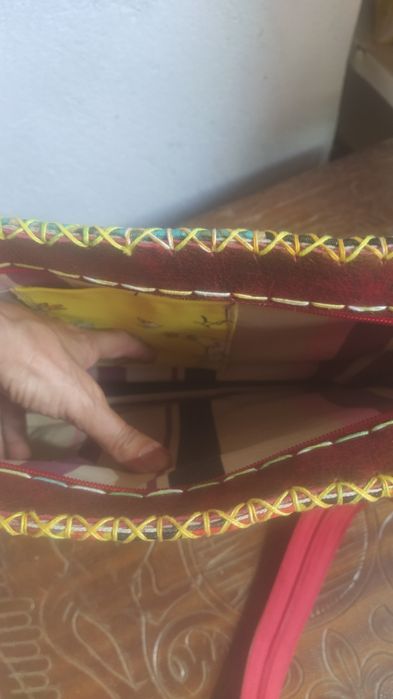 Mala colorida de senhora do