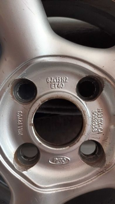 Opony 185/65/R15 z felgami aluminiowymi