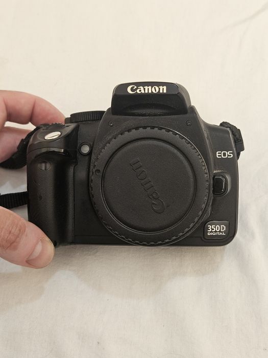 Дзеркальний Canon EOS 350D Body + 2 акумулятори та зарядка. Для старту