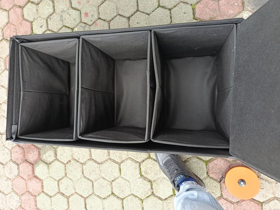 Pufa otwierana tapicerowaną że schowkiem