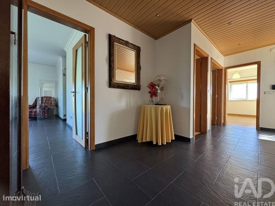 Moradia isolada T4 em Serra e Junceira de 204,5 m2