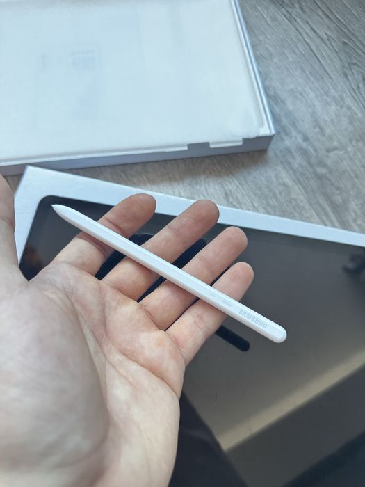 Планшет Samsung Galaxy Tab S10 FE 8/128GB Grey почти новый,дисплей