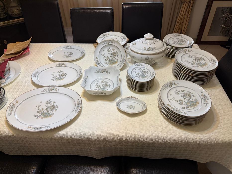 Serviço de mesa Vista Alegre em porcelana - Completo