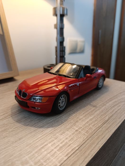BMW Z3 1/18 UT Models