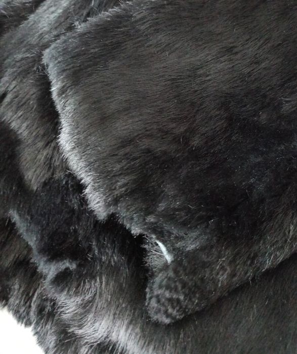 Naturalne czarne futro z królika