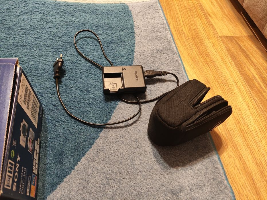 Продам фотоаппарат Сони DSC-H3