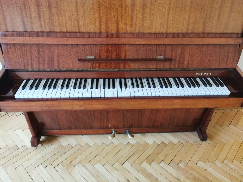 Pianino Cherny drewno