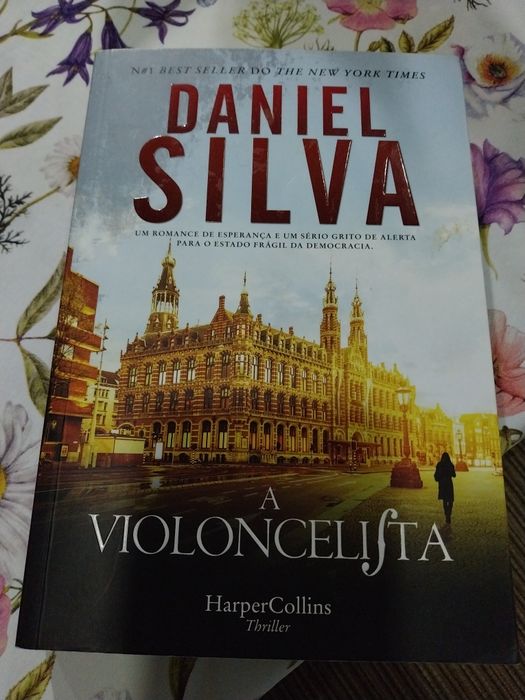 A violoncelista.  Portes incluídos