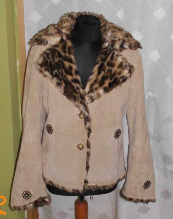Futerko damskie firmy NEW YORK & Company