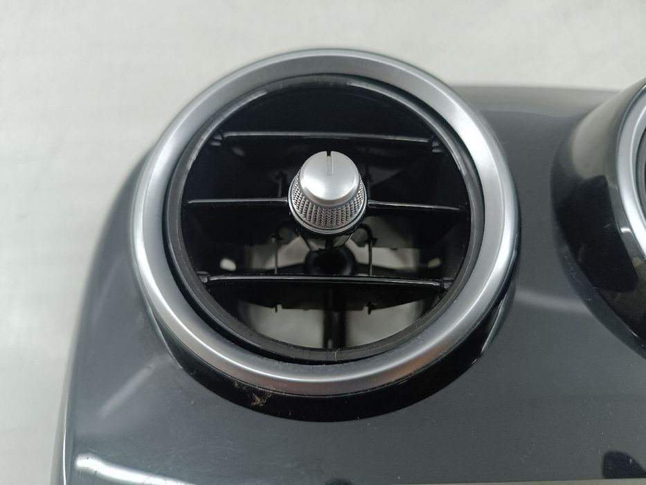 Moldura de consola central - MERCEDES-BENZ C-CLASS (W205) | 13 -