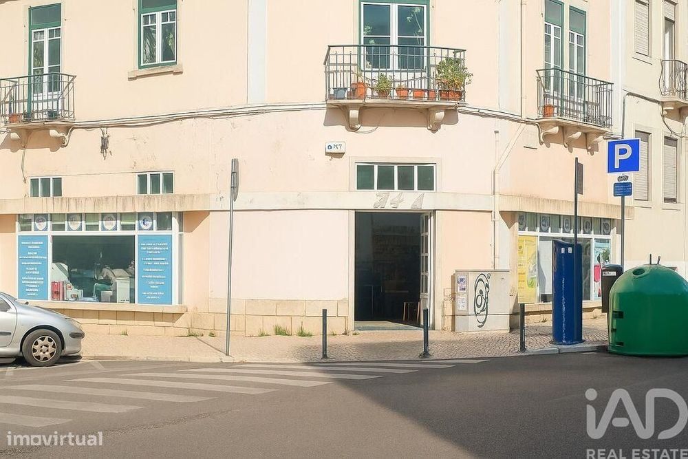 Loja / Estabelecimento Comercial em Arroios de 110,00 m2