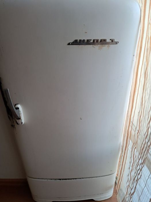 Продам Холодильник Днепр 3