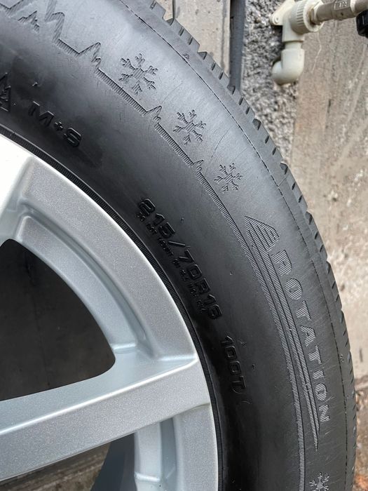 Диски з шинами 215/70/R16