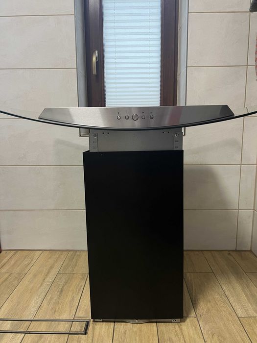 Okap wyspowy ze stali nierdzewnej