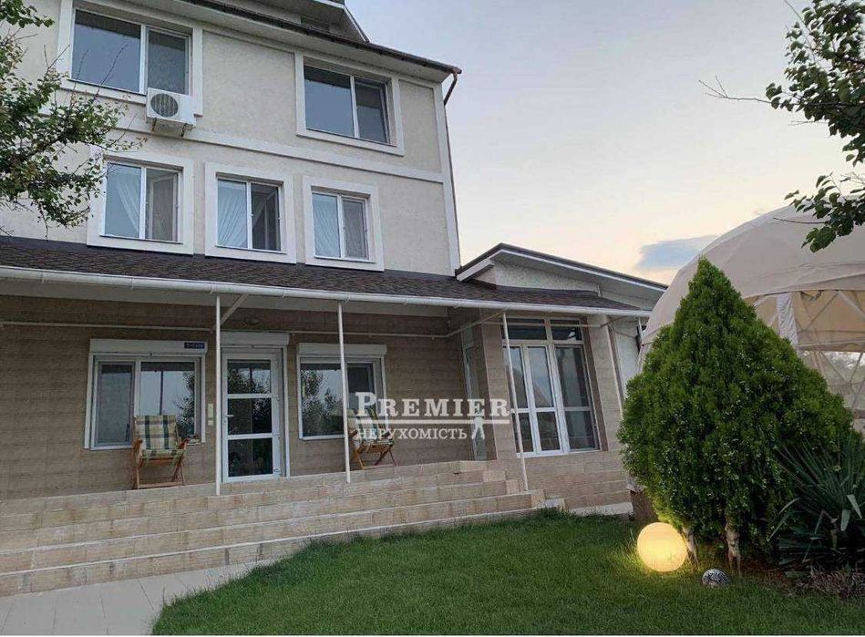 Продам сучасний двоповерховий будинок