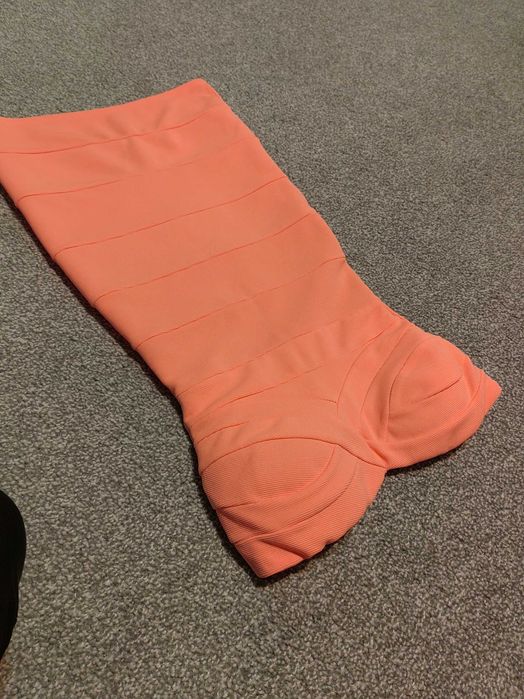 Bandażowa sukienka Tally Weijl XS morelowa