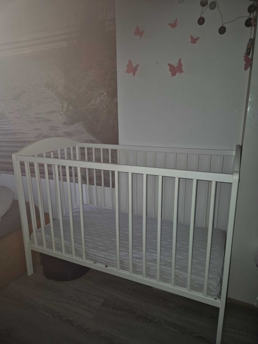 Łóżeczko niemowlęce białe