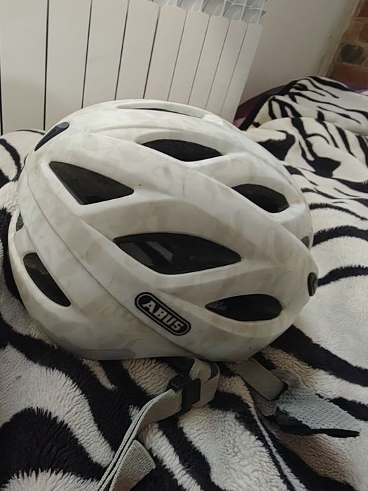Kask rowerowy abus
