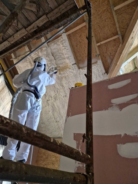 Izolacja pianą PUR i celulozą Mazowieckie – ocieplanie poddaszy | NPUR
