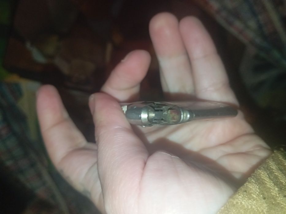 Isqueiro antigo não sei se funciona sem gás