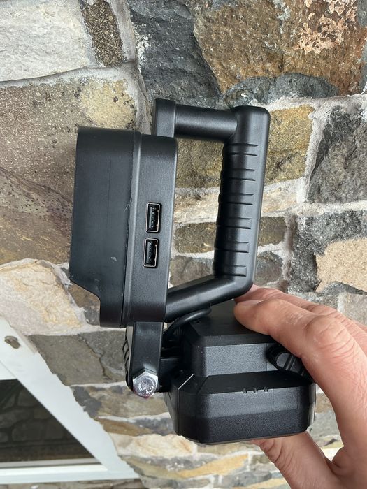 Лампа прожектор з ручкою та павербанк на акум Makita яскрава якісна но