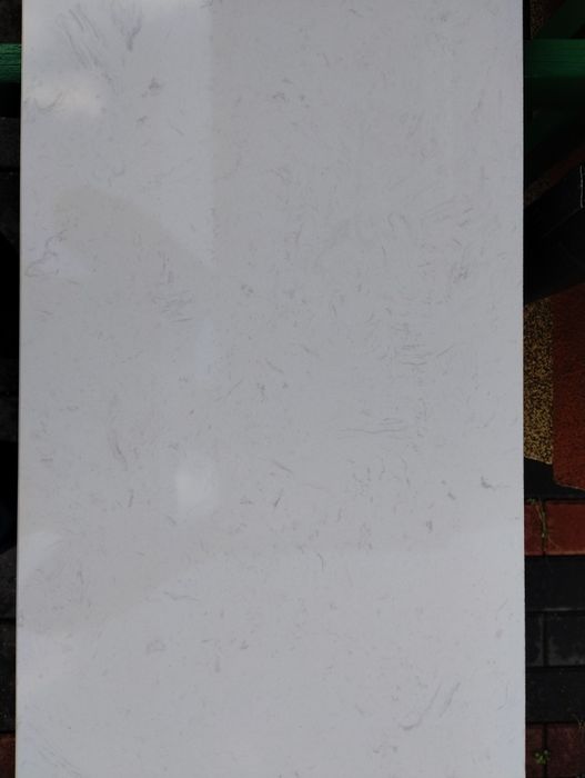 Parapet z konglomeratu Medos Misty Carrara. 2820mm X  360mm X  30mm