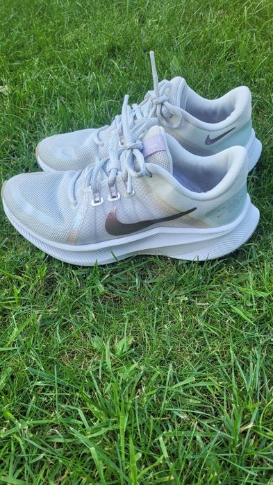 buty NIKE QUEST 4 Premium,  r.38, stan dobry, lekkie