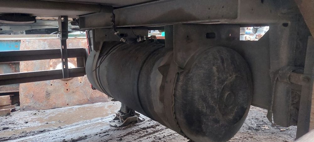 Топлевные пластиковые баки на прицепы