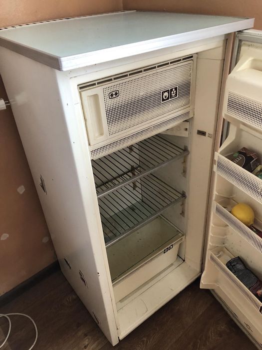 Продаю Холодильник Днепр 2