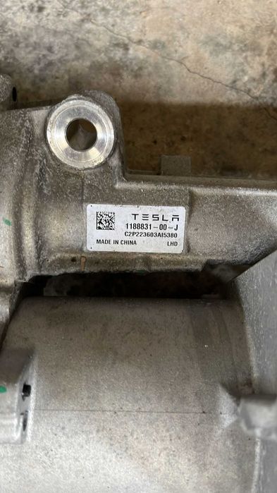 Caixa de direção assistida Tesla Model Y