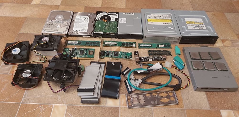 Лот комплектующего для компьютера