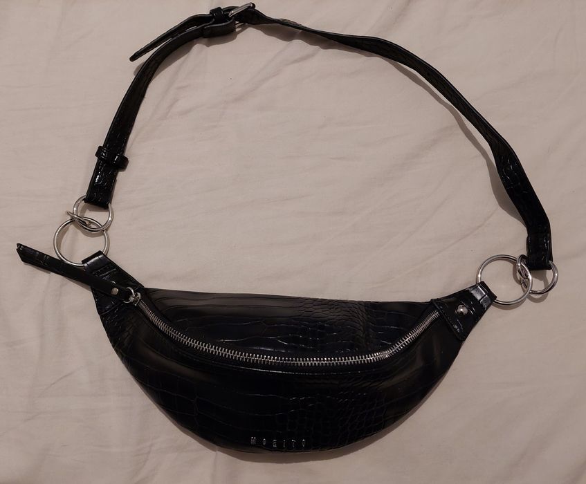 Nowa torebka typu nerka Mohito