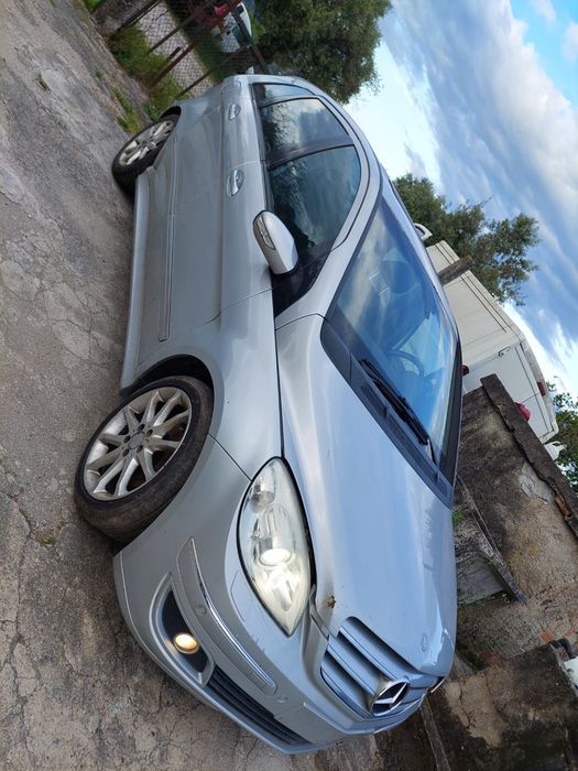 Sucata para  Peças Mercedes B 200