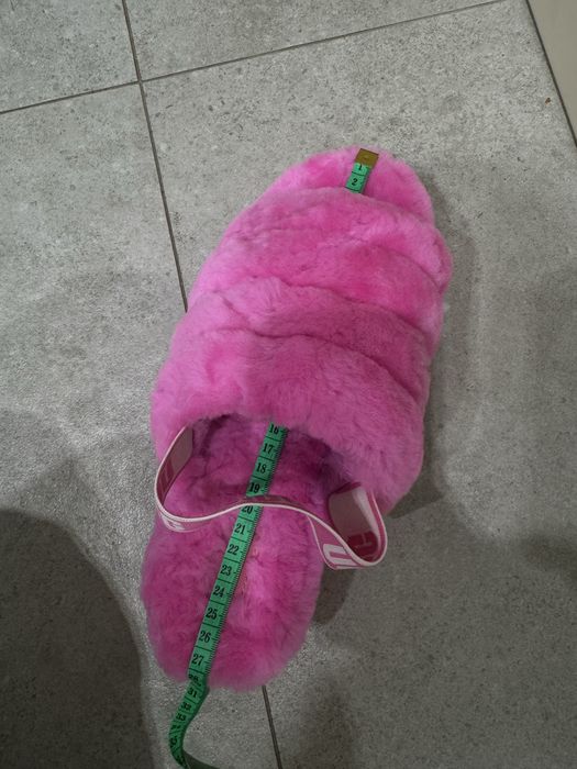 Рожеві хутряні тапочки сандалі ugg fluff yeah хутряні тапки сандалі ugg fluff yeah