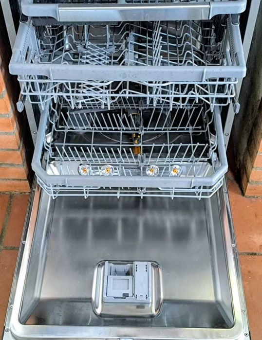 Máquina de Lavar Loiça LG QuadWash™ Inox (Vapor e Wi-Fi)