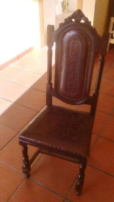 cadeira rústica de gabinete