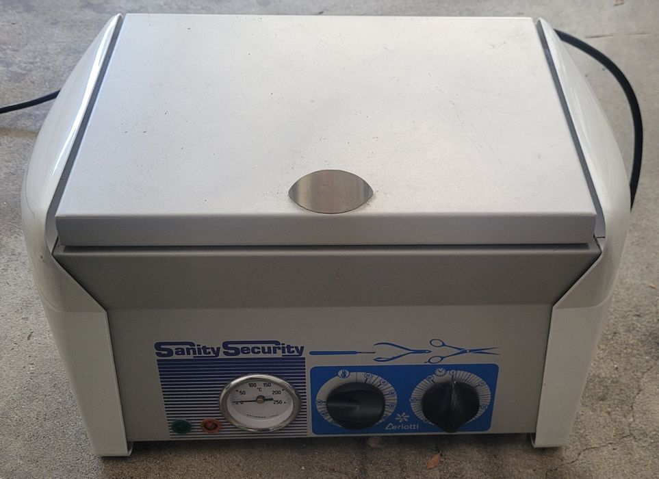 Esterilizador para utensílios de estética e cabeleireiro