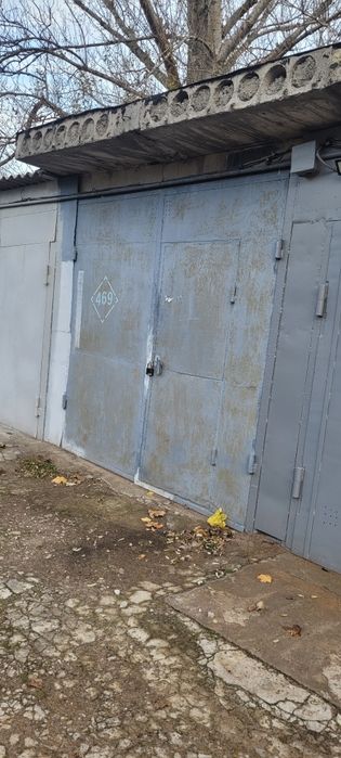 Продам гаражний бокс в  кооператив Виноградар