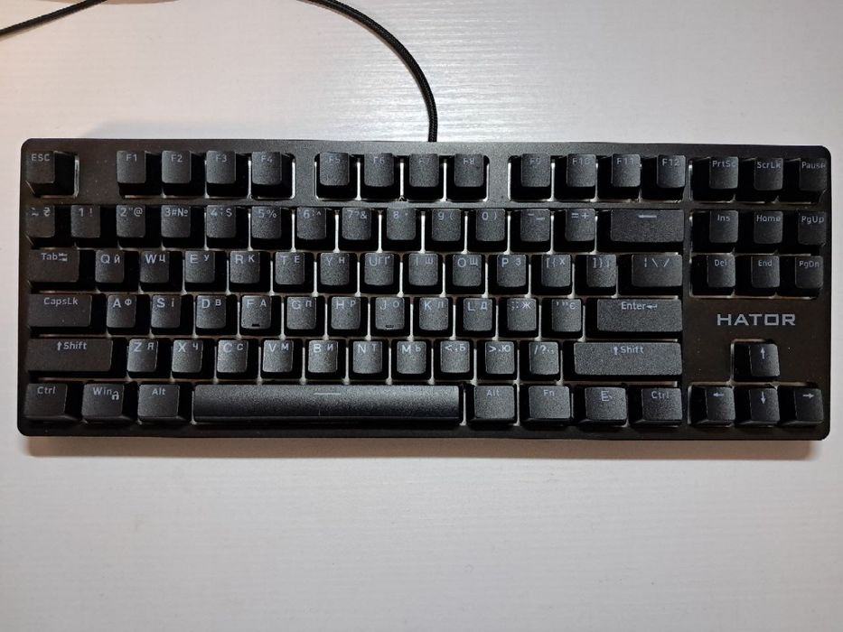 Игровой комплект: клавиатура + мышка
Продаю качественный игровой