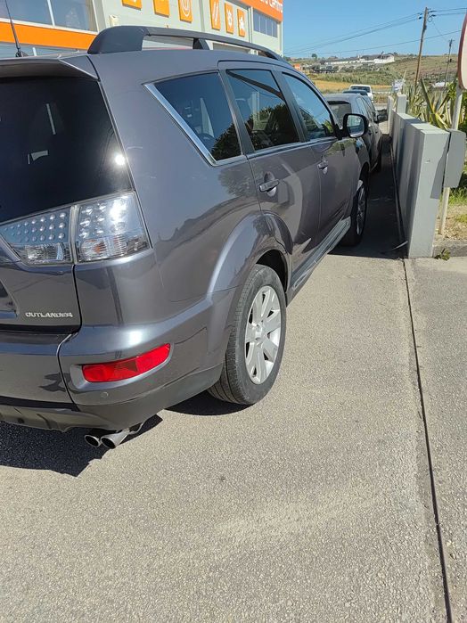 Vendo Mitsubichi Outlander 2.2 DI-D 177cv 5+2lugares