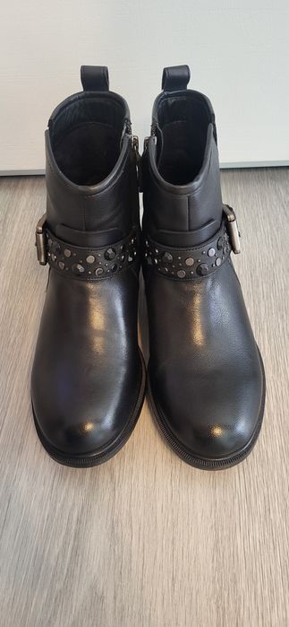 Botins em pele genuína GEOX novos com etiqueta