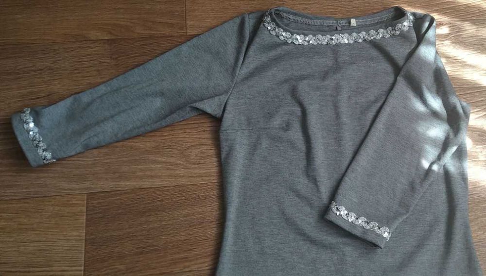 Сіре плаття з обідком (розмір: M)