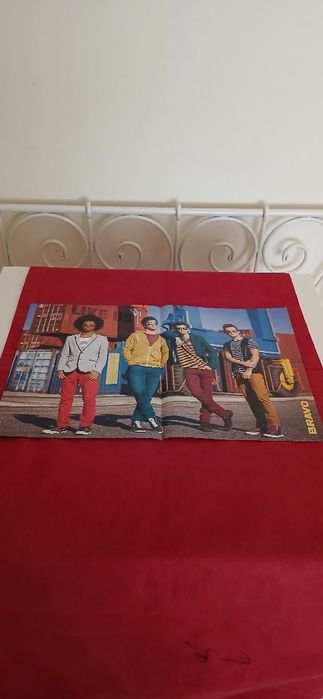 Poster Like Us, novo