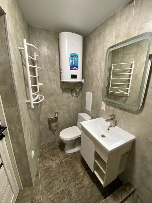 Продається тепла квартира з ремонтом