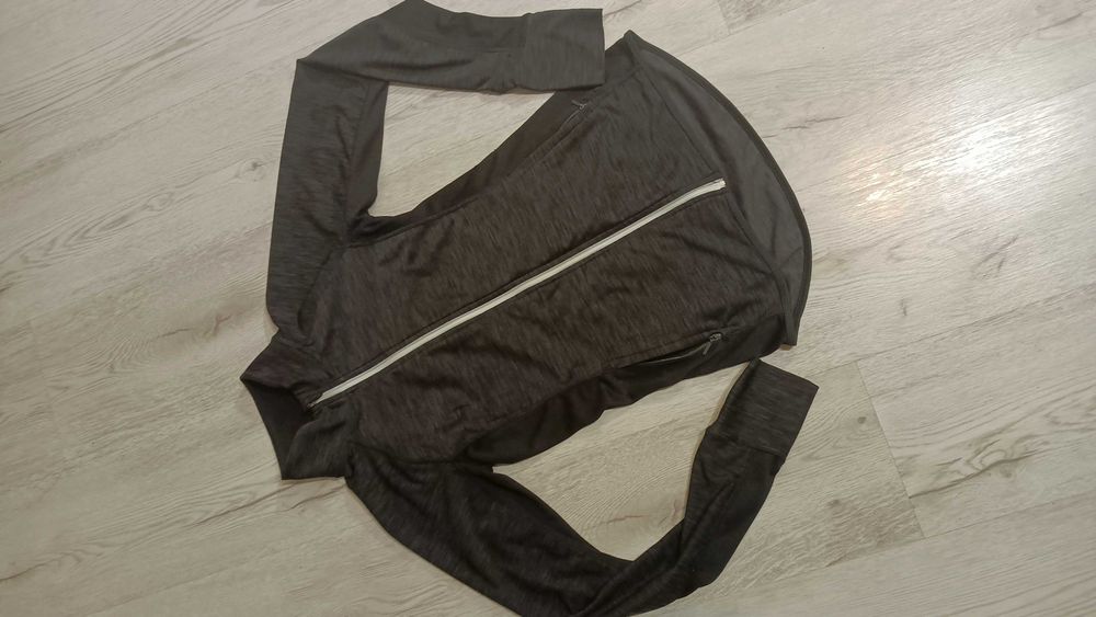 Bluza sportowa funkcyjna na zamek